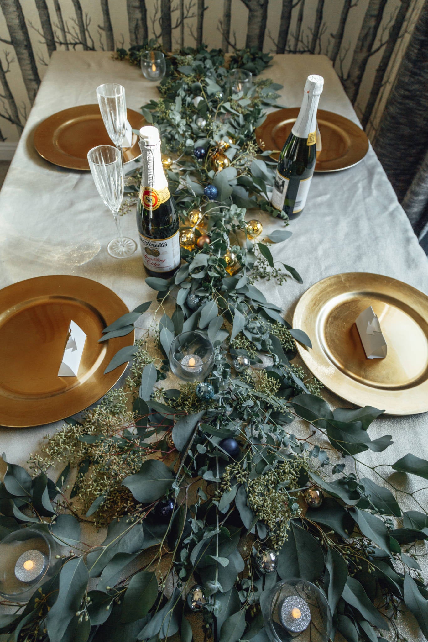 How To: DIY Christmas Table Garland