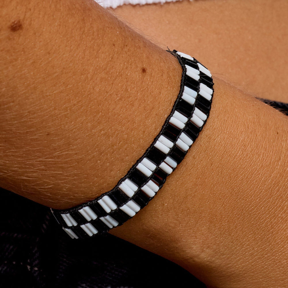 Checkerboard Bead Stretch Bracelet 3