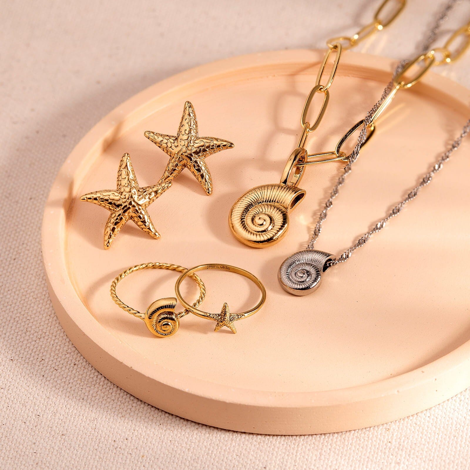 Seashell Pendant Necklace